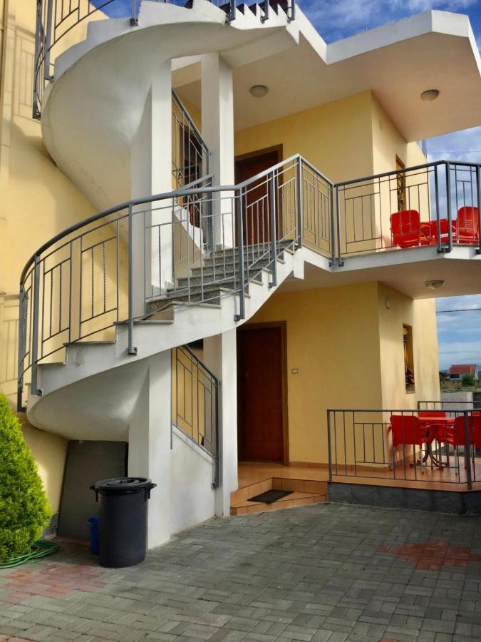 Shyqi Apartments Velipoje Ngoại thất bức ảnh